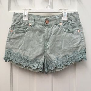 FLOWER HEM HIGH-WAISTED SHORTS